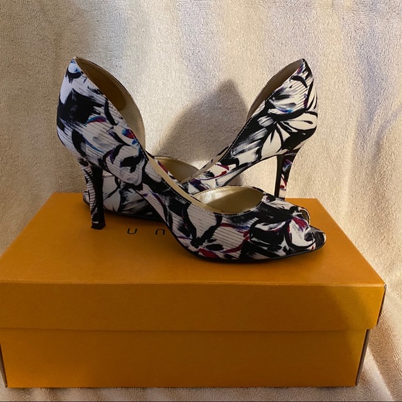 7.5 heels - Picture 2 of 3